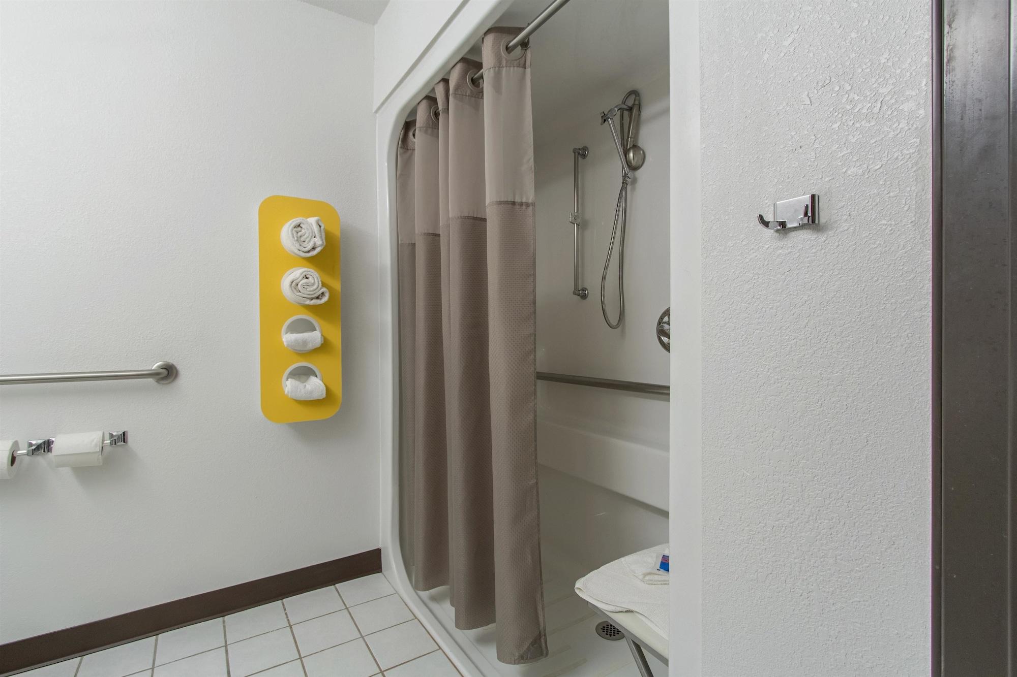 Hotel 6-streetsboro, Oh 2*