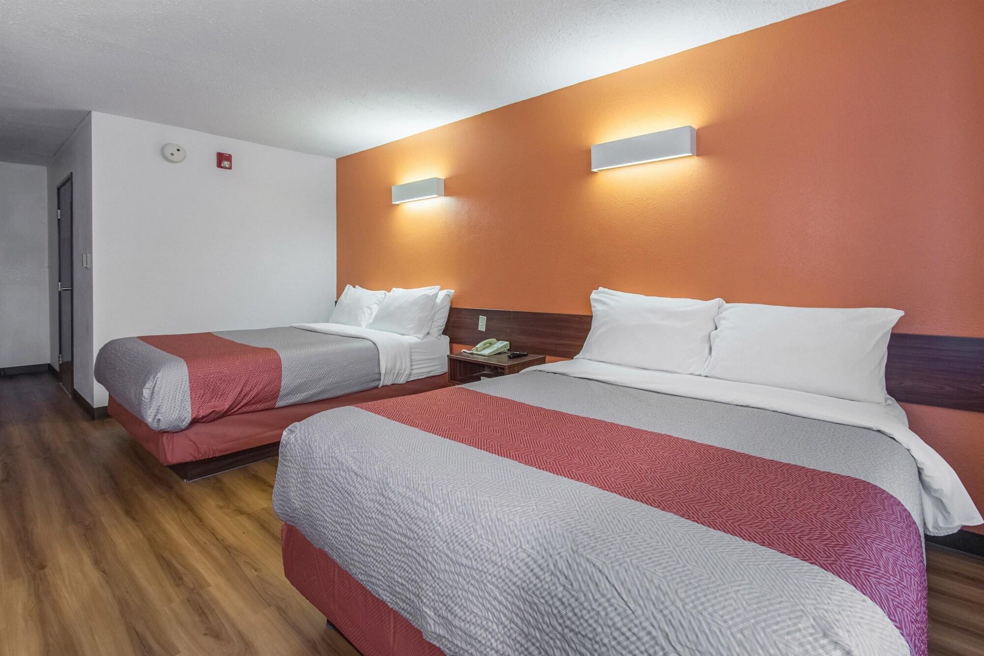 6-streetsboro, Oh Hotel