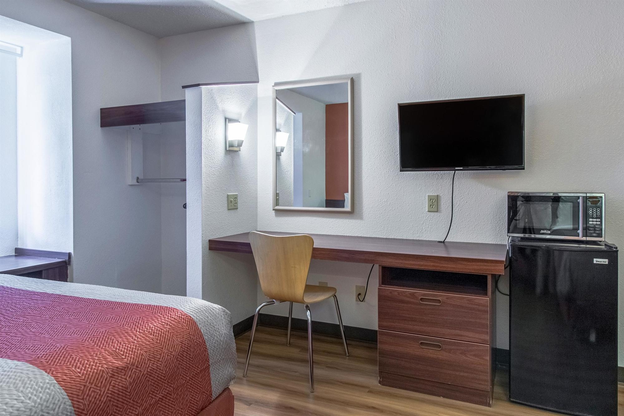 Hotel 6-streetsboro, Oh